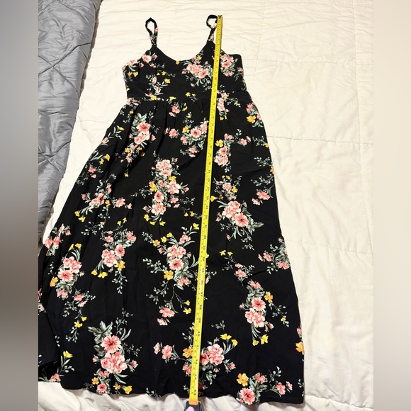 Old Navy black floral maxi dress - Picture 7 of 7